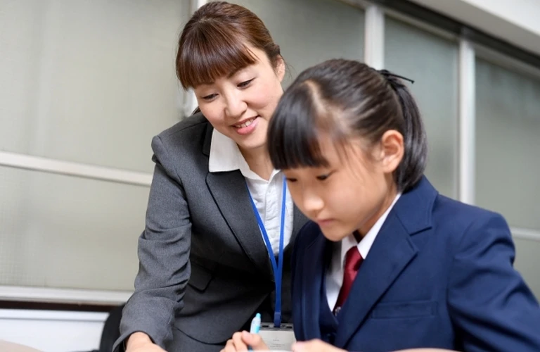 苦手科目を克服して自信を取り戻そう！中学生の定期テスト対策に最適な勉強法を提案
